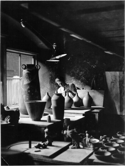Otto Meier in seiner Werkstatt